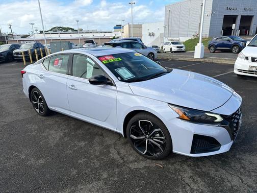 2025 Nissan Altima SR