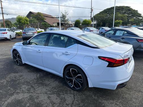 2025 Nissan Altima SR