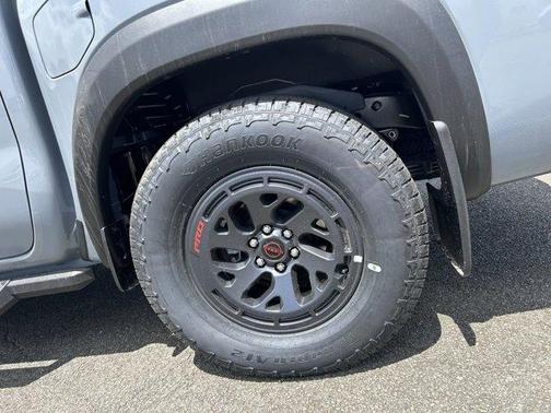 2025 Nissan Frontier PRO-X