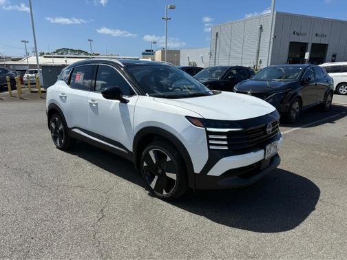 2025 Nissan Kicks SR