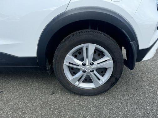 2022 Nissan Kicks S