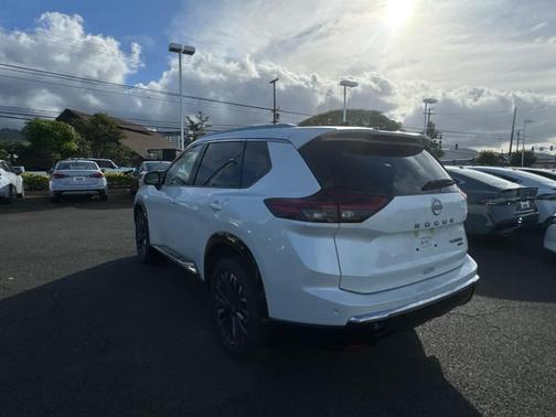 Everest White P 2026 Nissan Rogue Platinum