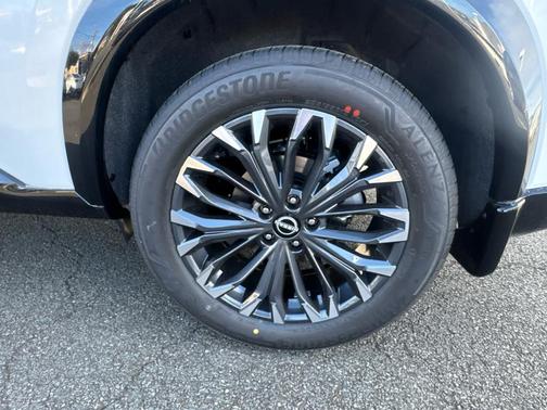 Everest White P 2026 Nissan Rogue Platinum