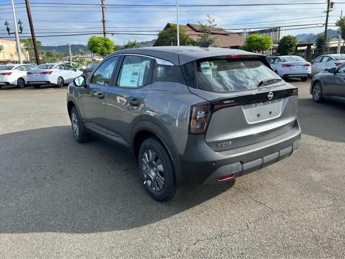 Gun Metallic 2026 Nissan Kicks S