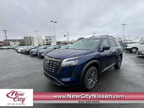 Deep Ocean Blue 2026 Nissan Pathfinder SV