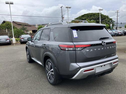 2025 Nissan Pathfinder Platinum