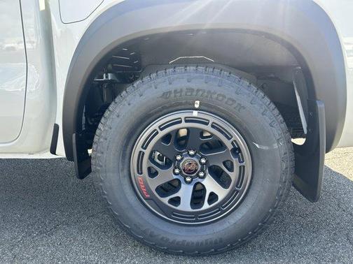 2025 Nissan Frontier PRO-X