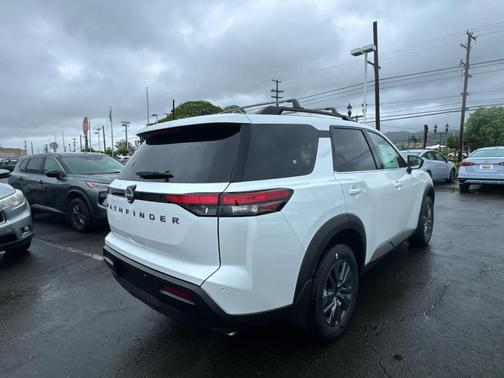 Everest White P 2026 Nissan Pathfinder SV