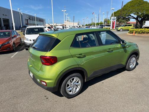 2023 Hyundai VENUE SE