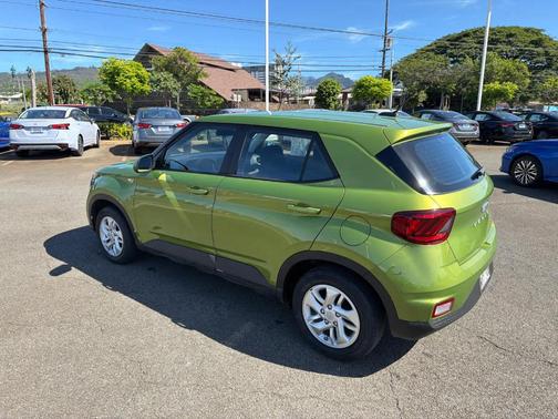 2023 Hyundai VENUE SE