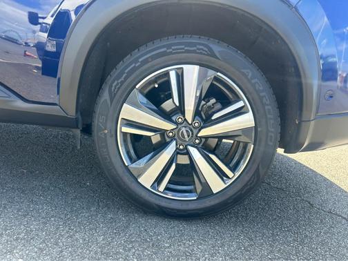 Deep Ocean Blue 2024 Nissan Rogue SL