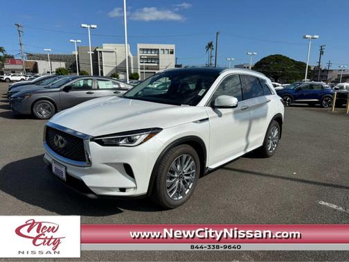 Radiant White 2025 INFINITI QX50 Luxe