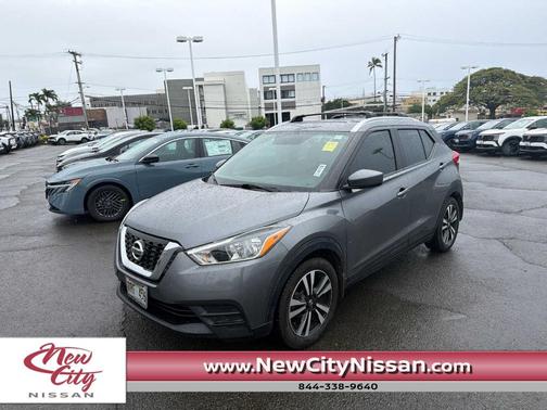Gun Metallic 2018 Nissan Kicks SV