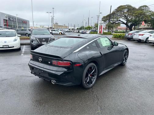 Black (P) 2026 Nissan Z performance