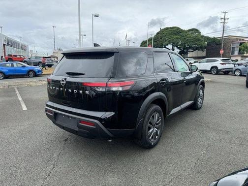 2025 Nissan Pathfinder S