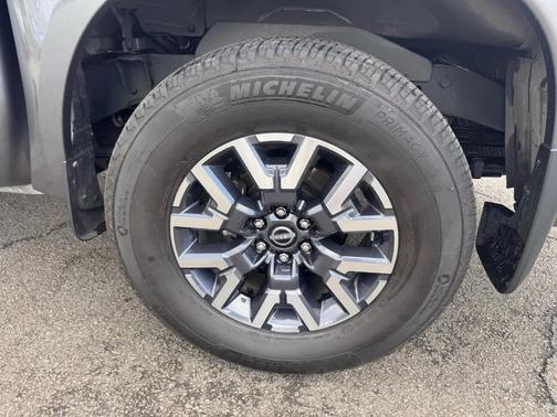 2024 Nissan Frontier SL