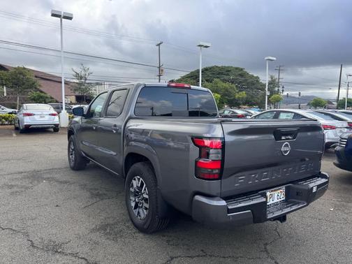 2024 Nissan Frontier SL