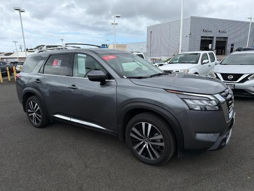 2025 Nissan Pathfinder Platinum