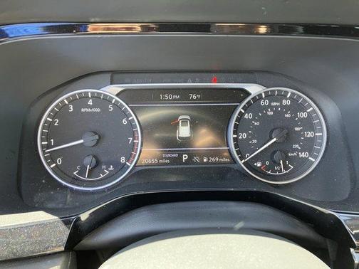 2022 Nissan Pathfinder SV
