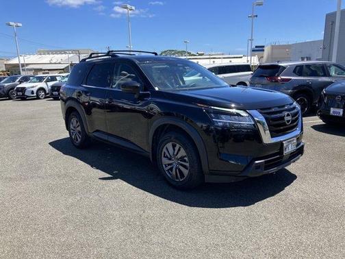 2022 Nissan Pathfinder SV