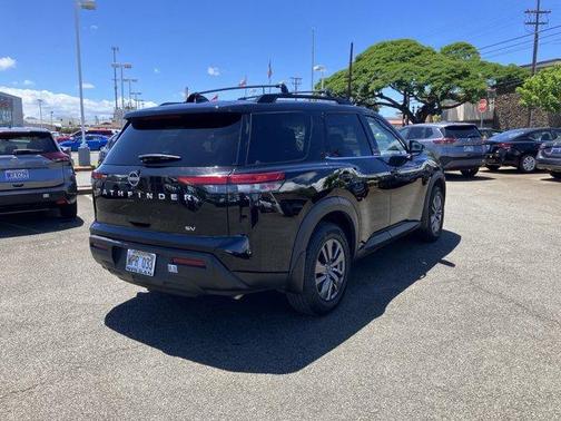 2022 Nissan Pathfinder SV