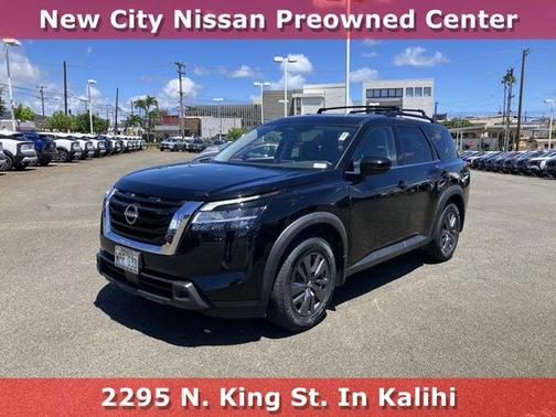2022 Nissan Pathfinder SV