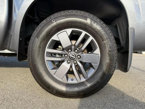 Gun Metallic 2025 Nissan Frontier SV