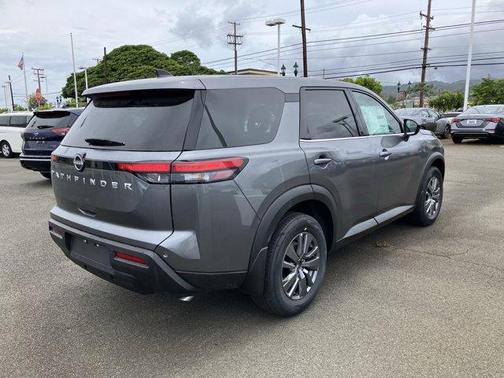 2025 Nissan Pathfinder S