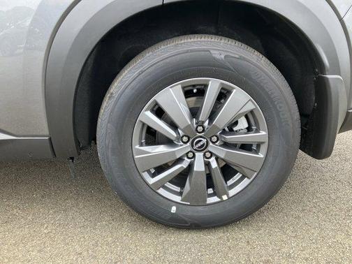 2025 Nissan Pathfinder S