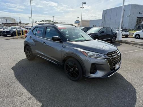 2021 Nissan Kicks SR