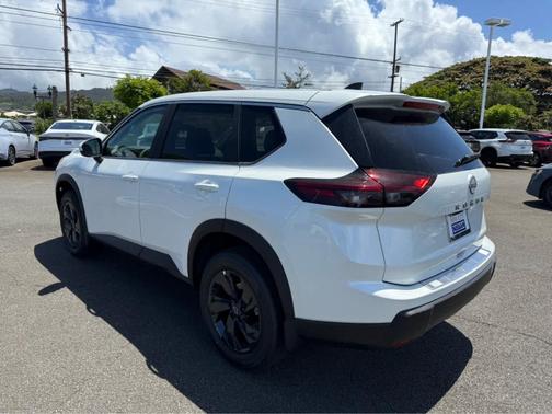 Everest White P 2026 Nissan Rogue SV