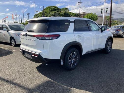 2025 Nissan Pathfinder S