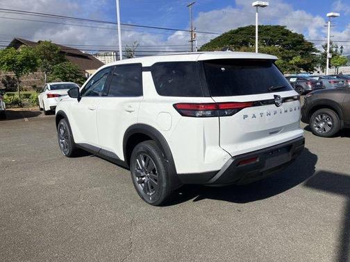 2025 Nissan Pathfinder S