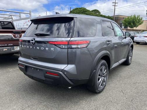 2025 Nissan Pathfinder S