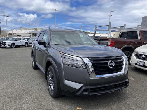 2025 Nissan Pathfinder S