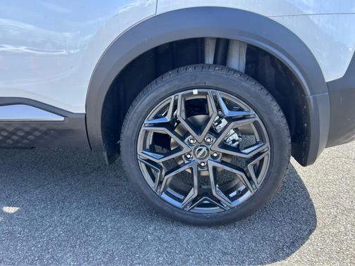 Aspen White Tri 2026 Nissan Kicks SR