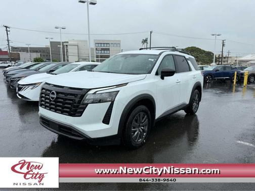 Everest White P 2026 Nissan Pathfinder SV