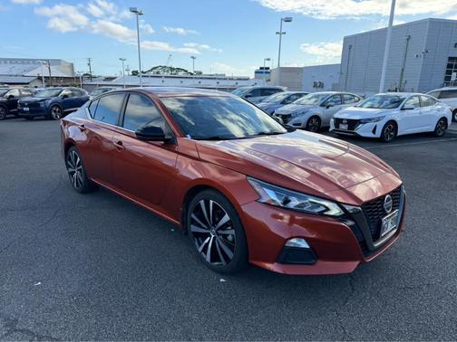 Sunset Drift Chromaflair 2021 Nissan Altima 2.5 SR