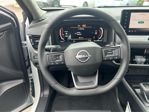 Everest White P 2026 Nissan Rogue Platinum