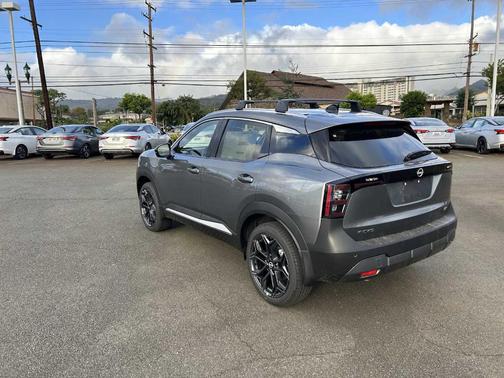 Gun Metallic 2026 Nissan Kicks SR