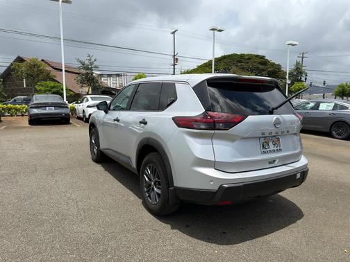 Brilliant Silver Metallic 2024 Nissan Rogue S