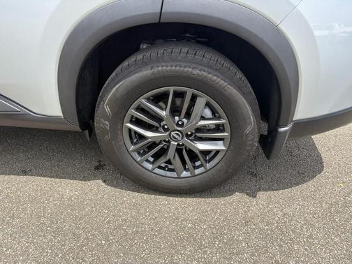 Brilliant Silver Metallic 2024 Nissan Rogue S