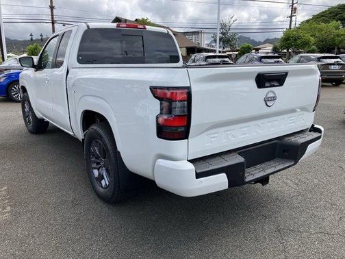 2025 Nissan Frontier SV