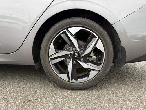 Metal 2023 Hyundai ELANTRA HEV Limited