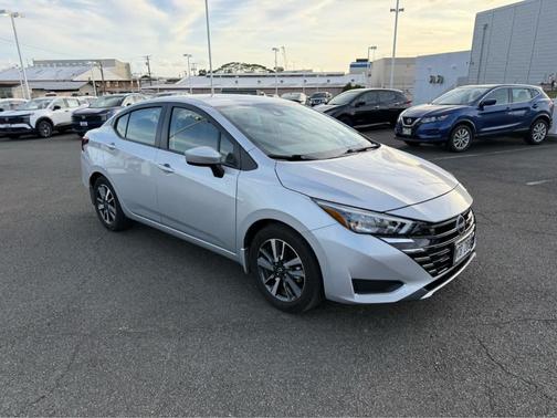 Brilliant Silver Metallic 2025 Nissan Versa 1.6 SV