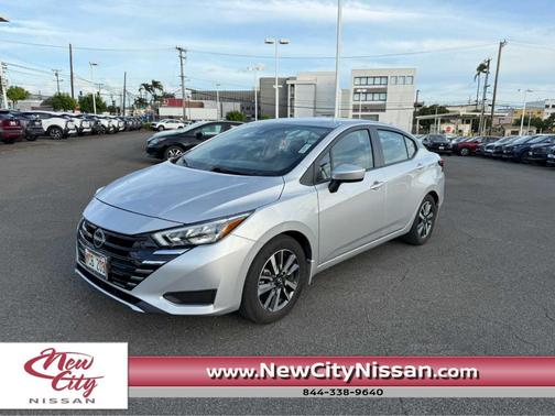 Brilliant Silver Metallic 2025 Nissan Versa 1.6 SV