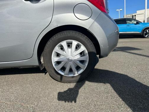 Magnetic Gray 2015 Nissan Versa Note SV