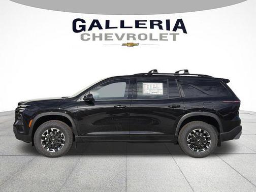Mosaic Black Metallic 2026 Chevrolet Traverse Z71