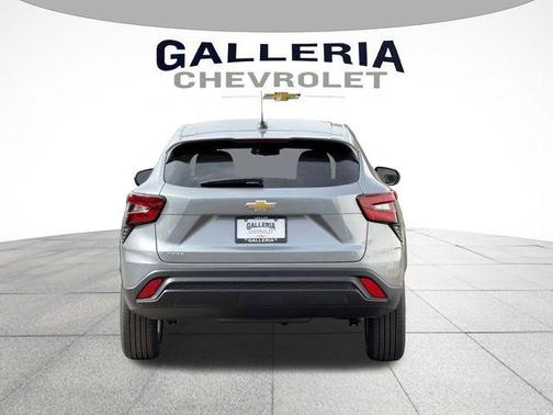 Sterling Gray Metallic 2026 Chevrolet Trax LS