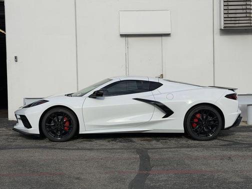 Arctic White 2026 Chevrolet Corvette Stingray w/1LT